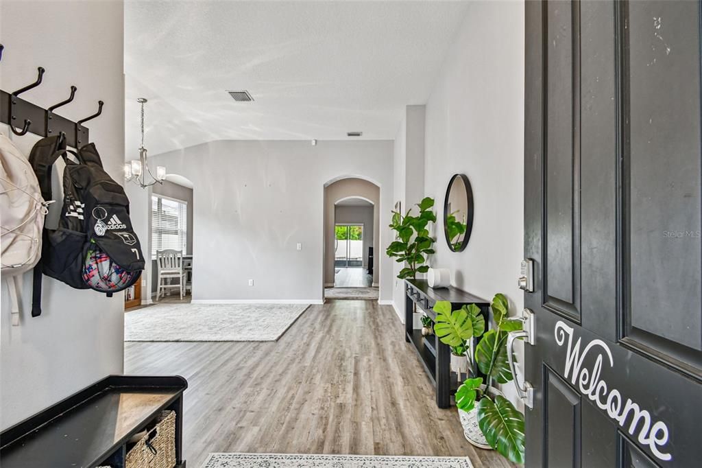 For Sale: $429,900 (3 beds, 2 baths, 2083 Square Feet)