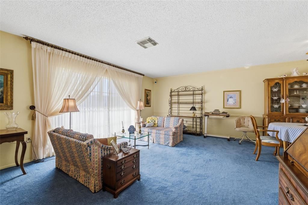 For Sale: $250,000 (2 beds, 2 baths, 1615 Square Feet)