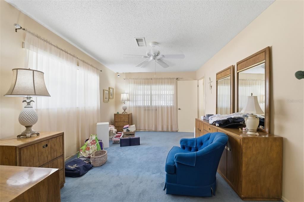 For Sale: $250,000 (2 beds, 2 baths, 1615 Square Feet)