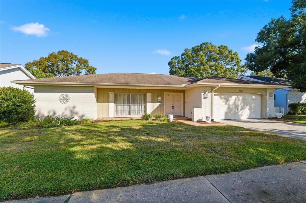 For Sale: $250,000 (2 beds, 2 baths, 1615 Square Feet)