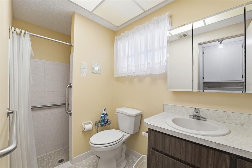 For Sale: $250,000 (2 beds, 2 baths, 1615 Square Feet)