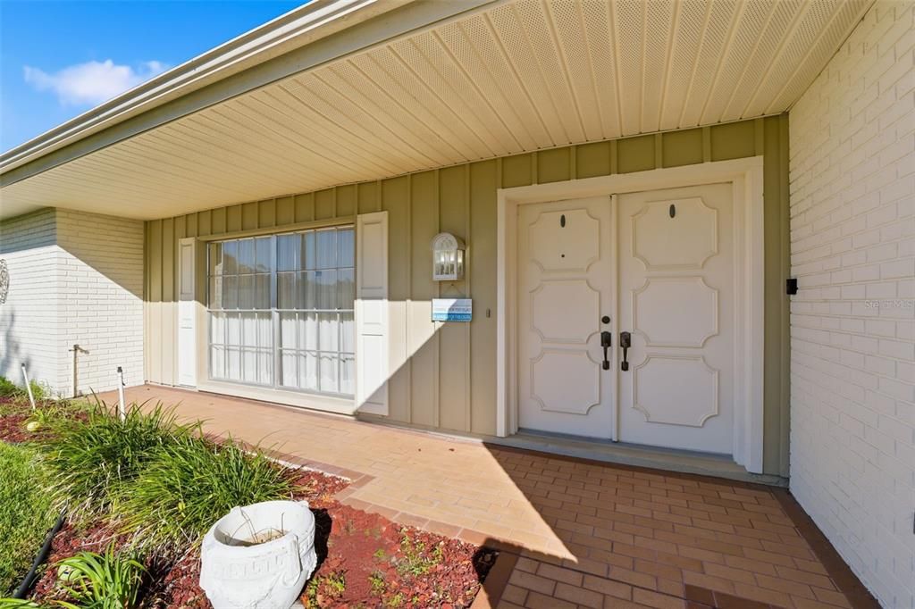 For Sale: $250,000 (2 beds, 2 baths, 1615 Square Feet)