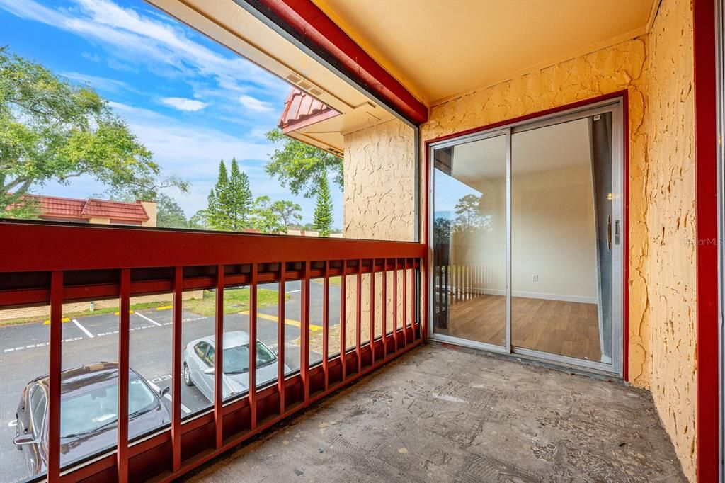 For Sale: $95,000 (1 beds, 1 baths, 672 Square Feet)