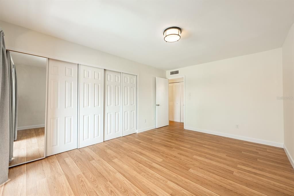 For Sale: $95,000 (1 beds, 1 baths, 672 Square Feet)