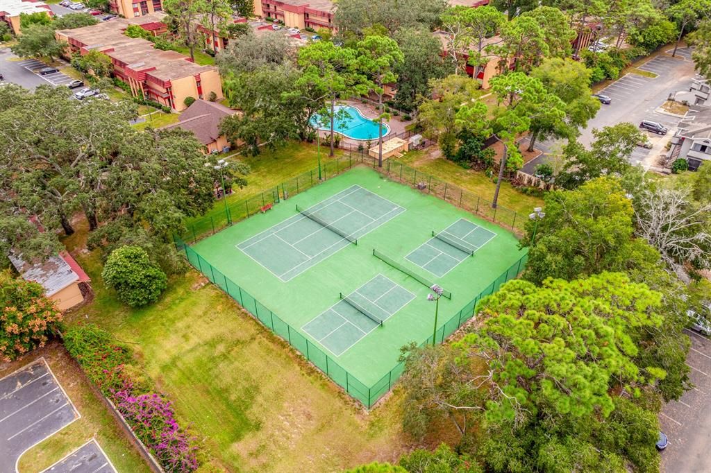 For Sale: $95,000 (1 beds, 1 baths, 672 Square Feet)