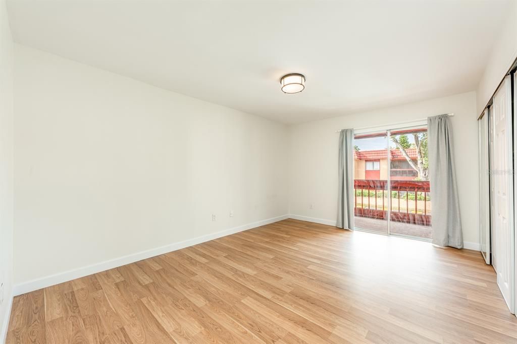 For Sale: $95,000 (1 beds, 1 baths, 672 Square Feet)