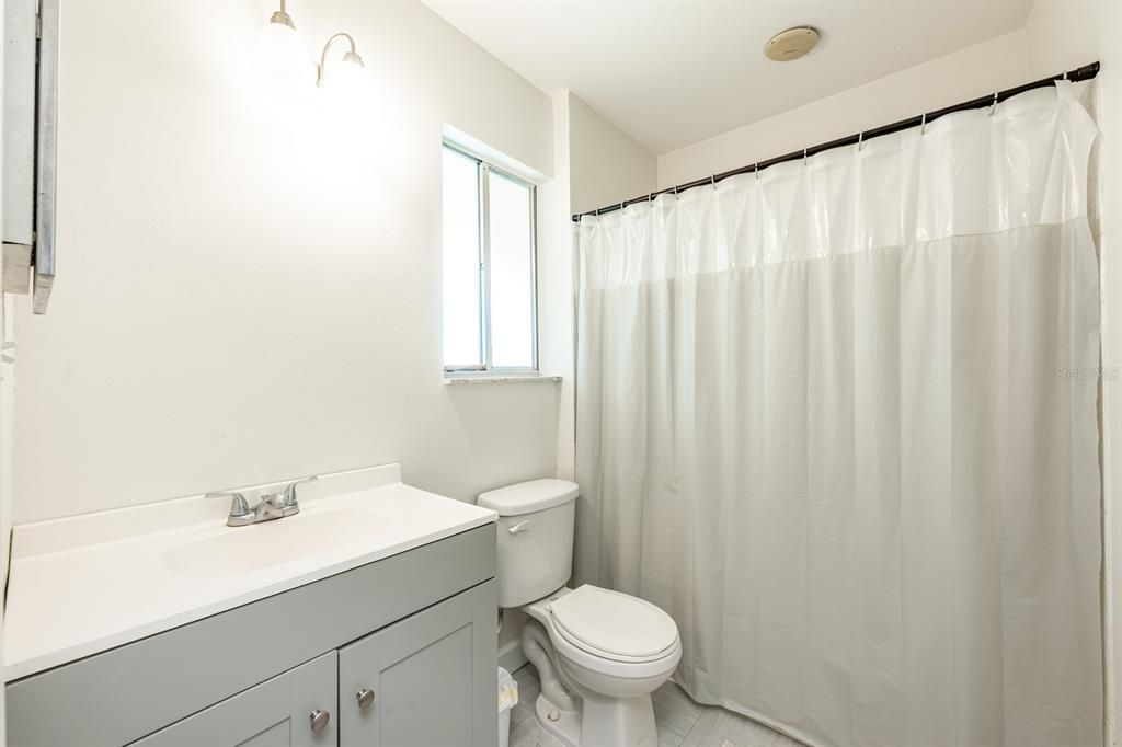 For Sale: $95,000 (1 beds, 1 baths, 672 Square Feet)