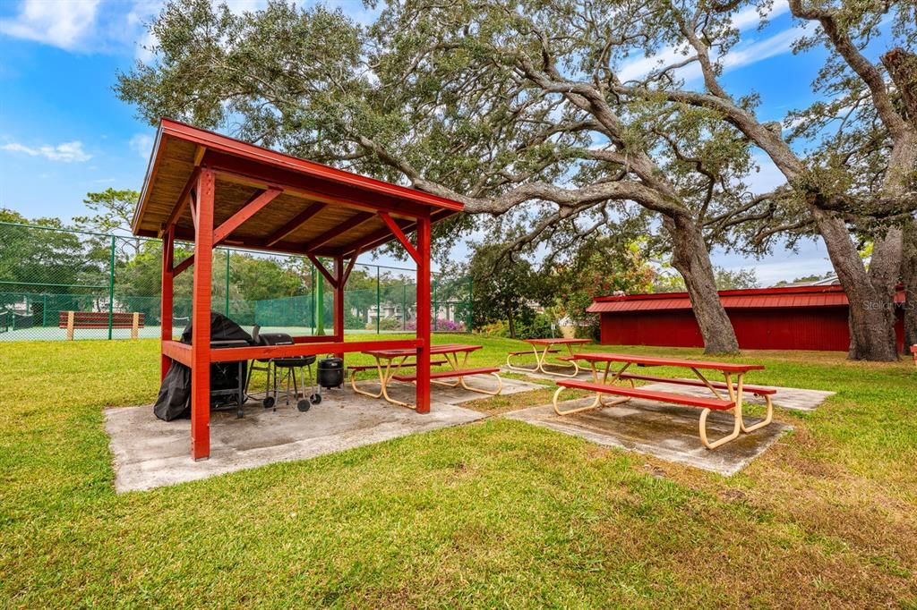 For Sale: $95,000 (1 beds, 1 baths, 672 Square Feet)