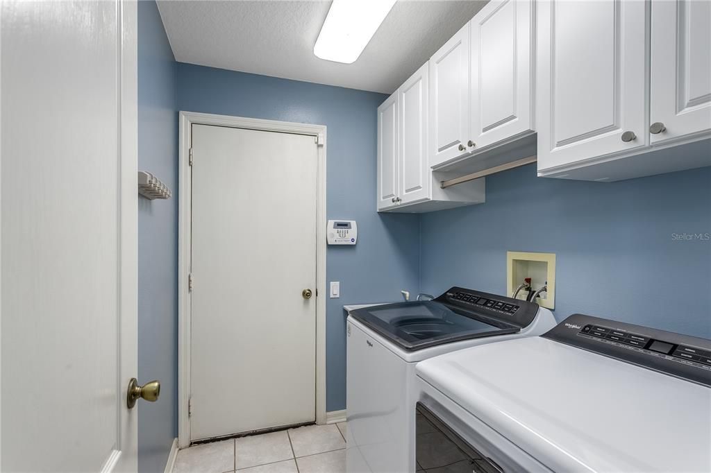 For Sale: $469,000 (4 beds, 3 baths, 2410 Square Feet)