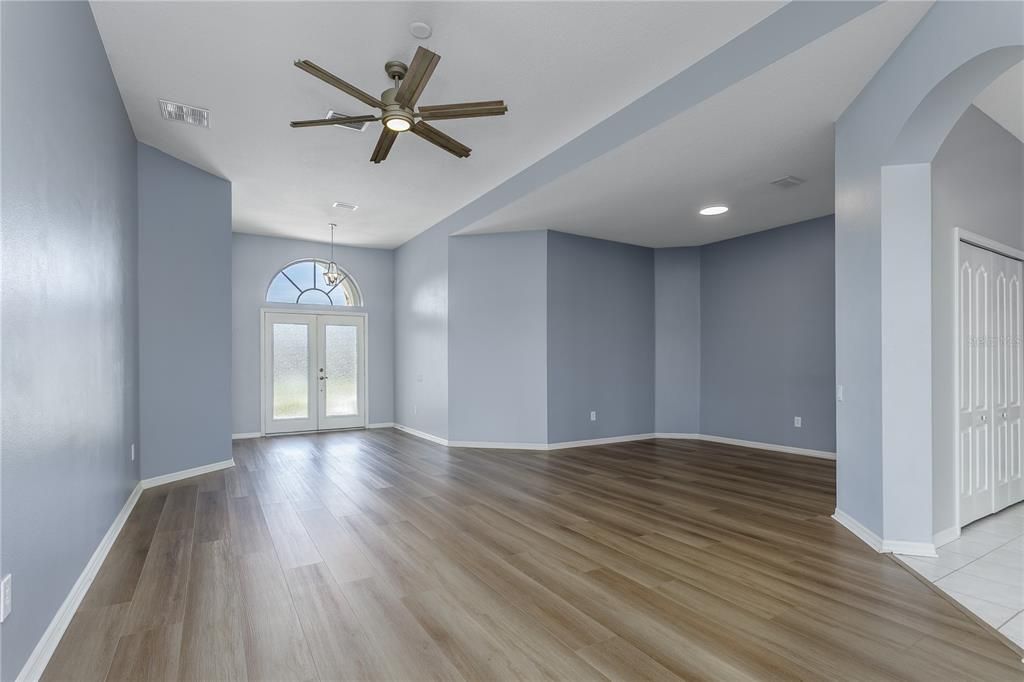 For Sale: $469,000 (4 beds, 3 baths, 2410 Square Feet)