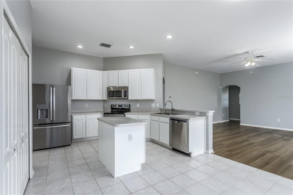 For Sale: $469,000 (4 beds, 3 baths, 2410 Square Feet)