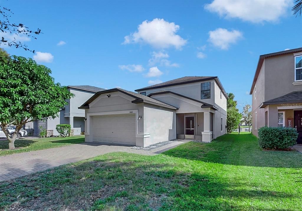 For Sale: $365,000 (3 beds, 2 baths, 1936 Square Feet)