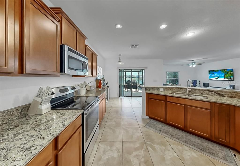 For Sale: $365,000 (3 beds, 2 baths, 1936 Square Feet)