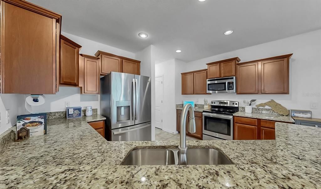 For Sale: $365,000 (3 beds, 2 baths, 1936 Square Feet)