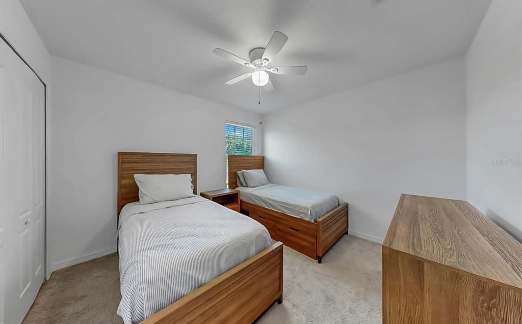 For Sale: $365,000 (3 beds, 2 baths, 1936 Square Feet)