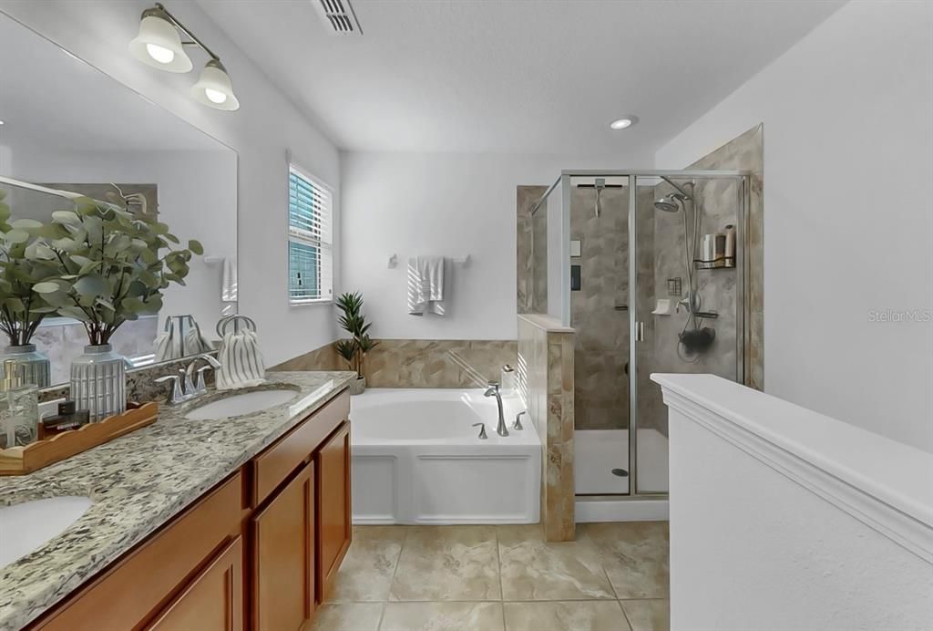 For Sale: $365,000 (3 beds, 2 baths, 1936 Square Feet)