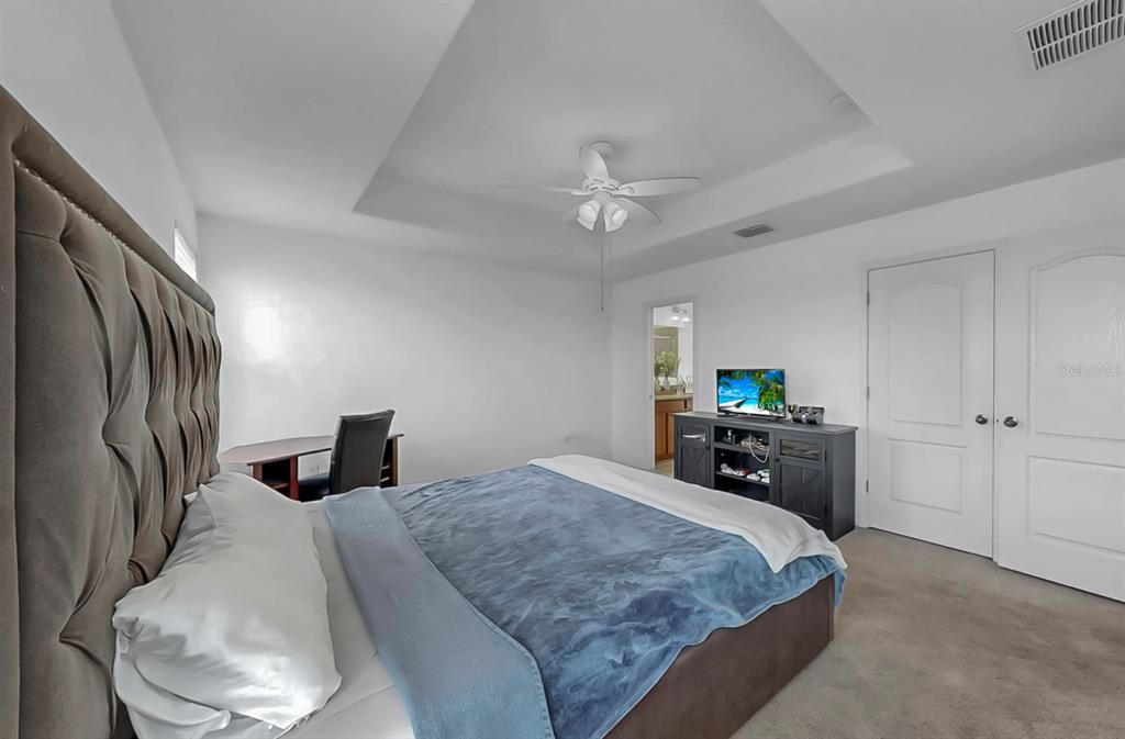 For Sale: $365,000 (3 beds, 2 baths, 1936 Square Feet)