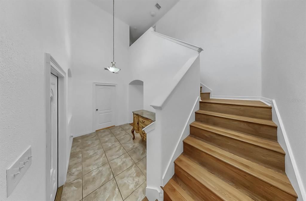 For Sale: $365,000 (3 beds, 2 baths, 1936 Square Feet)