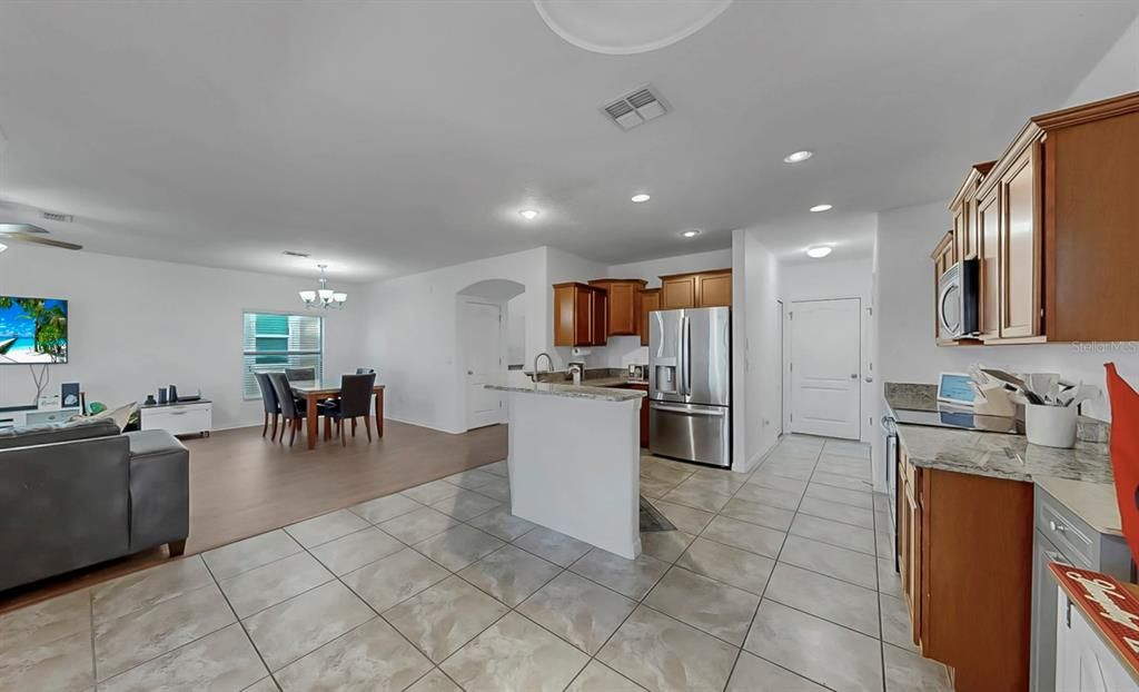 For Sale: $365,000 (3 beds, 2 baths, 1936 Square Feet)