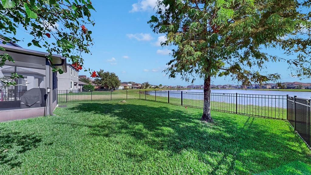 For Sale: $365,000 (3 beds, 2 baths, 1936 Square Feet)