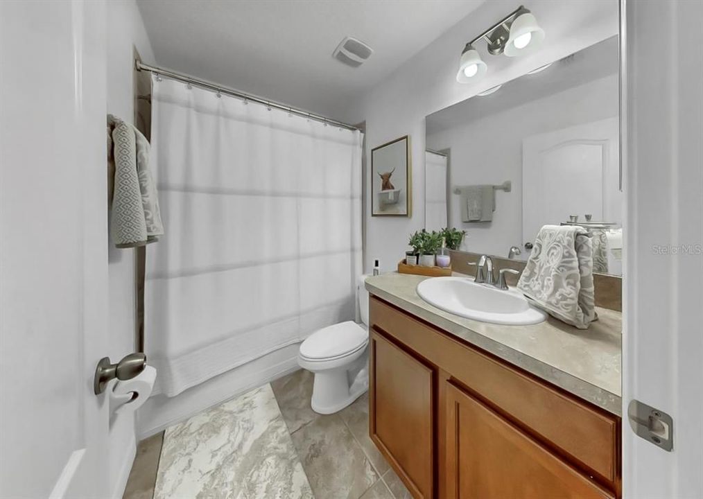 For Sale: $365,000 (3 beds, 2 baths, 1936 Square Feet)