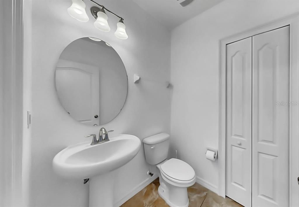 For Sale: $365,000 (3 beds, 2 baths, 1936 Square Feet)