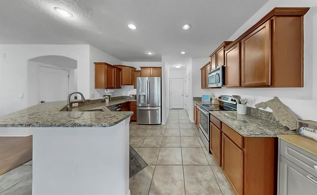 For Sale: $365,000 (3 beds, 2 baths, 1936 Square Feet)