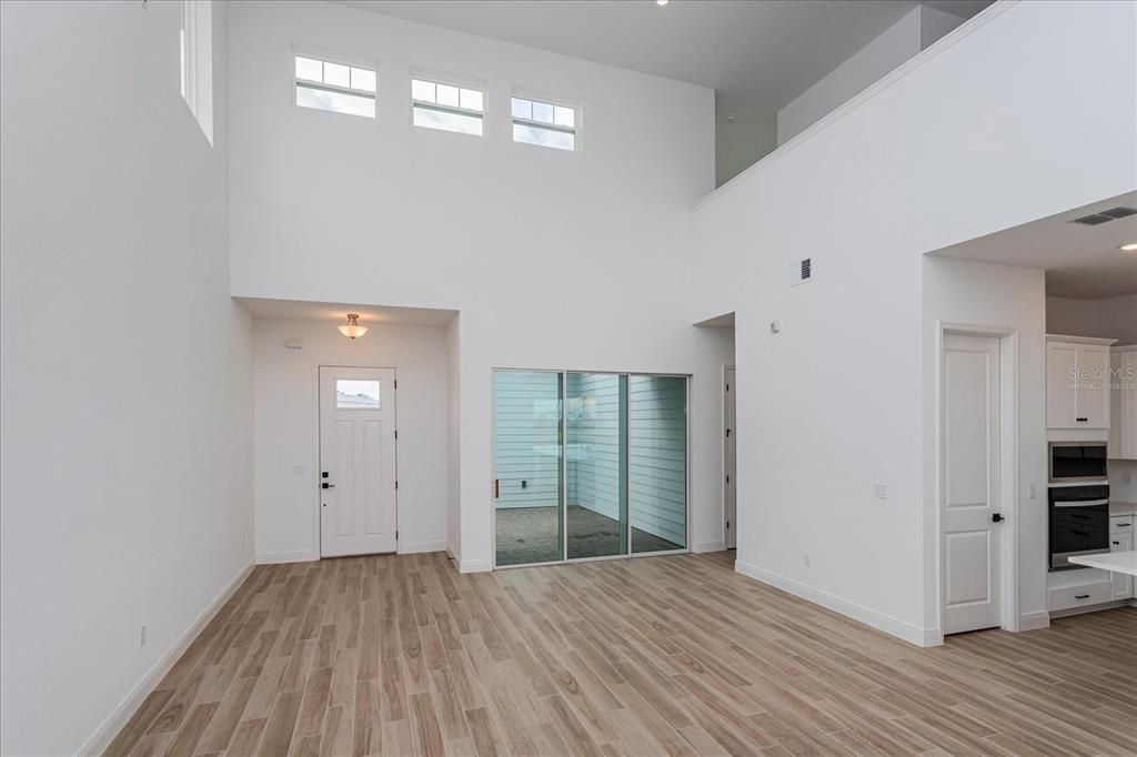 Active With Contract: $794,999 (5 beds, 4 baths, 3585 Square Feet)