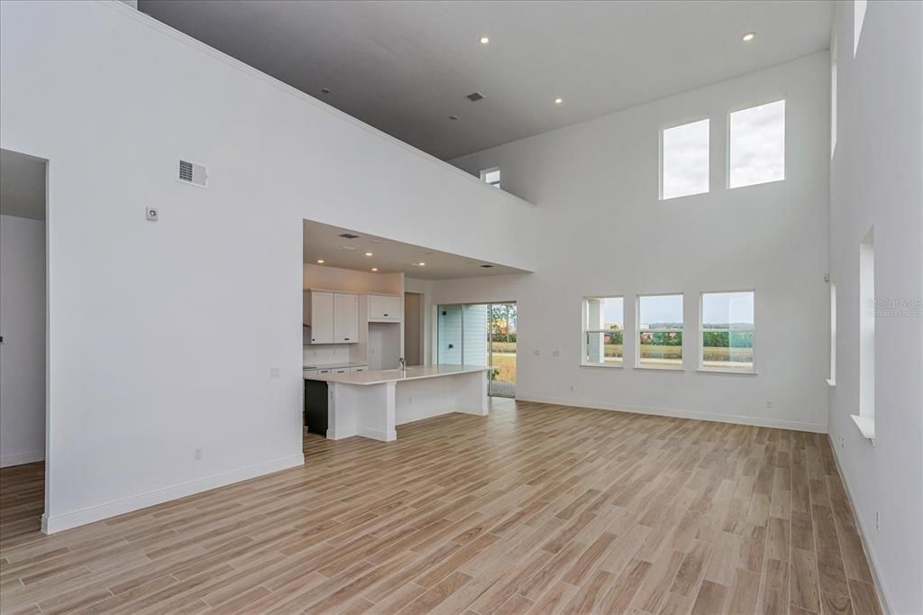 Active With Contract: $794,999 (5 beds, 4 baths, 3585 Square Feet)