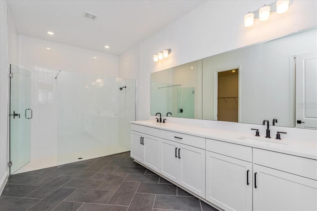 Active With Contract: $794,999 (5 beds, 4 baths, 3585 Square Feet)