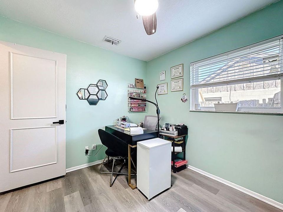 For Sale: $420,000 (3 beds, 2 baths, 1294 Square Feet)