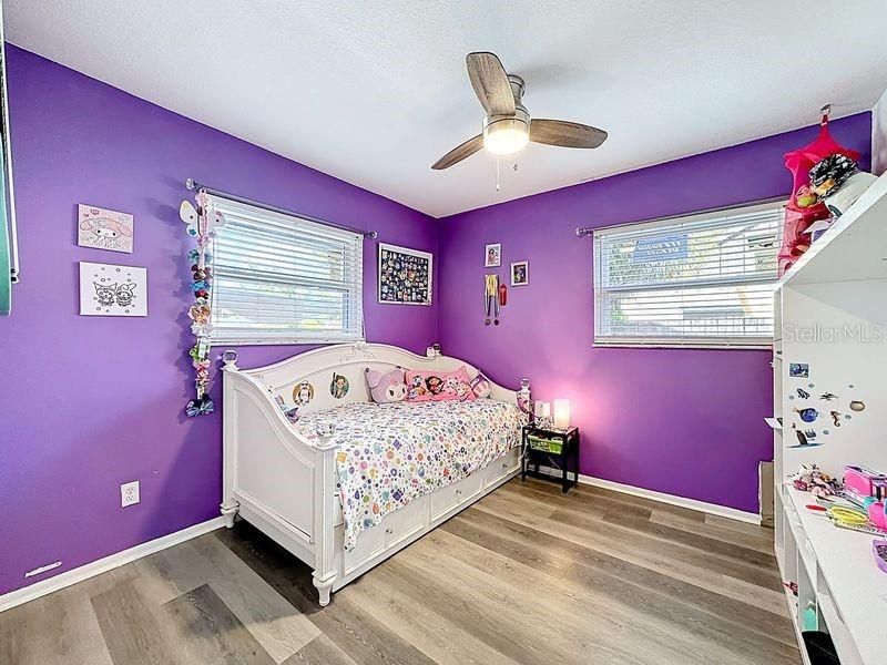 For Sale: $420,000 (3 beds, 2 baths, 1294 Square Feet)