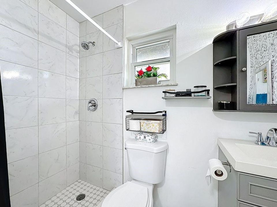 For Sale: $420,000 (3 beds, 2 baths, 1294 Square Feet)