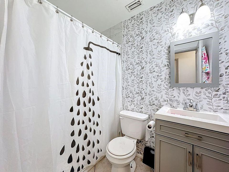 For Sale: $420,000 (3 beds, 2 baths, 1294 Square Feet)