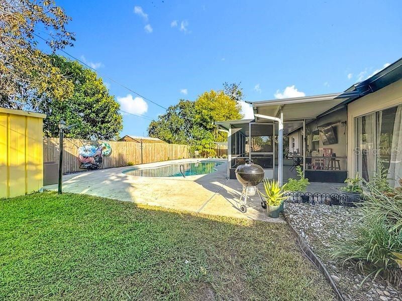 For Sale: $420,000 (3 beds, 2 baths, 1294 Square Feet)