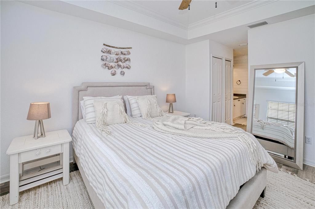 For Sale: $225,000 (2 beds, 2 baths, 1291 Square Feet)