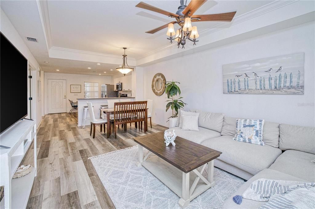 For Sale: $225,000 (2 beds, 2 baths, 1291 Square Feet)