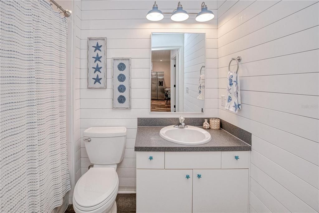 For Sale: $225,000 (2 beds, 2 baths, 1291 Square Feet)