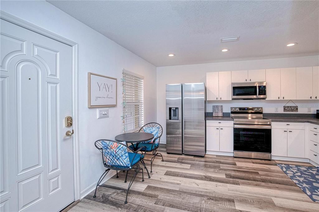 For Sale: $225,000 (2 beds, 2 baths, 1291 Square Feet)