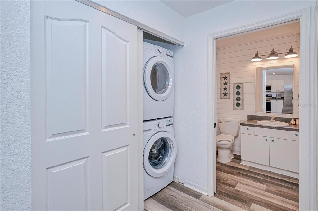 For Sale: $225,000 (2 beds, 2 baths, 1291 Square Feet)