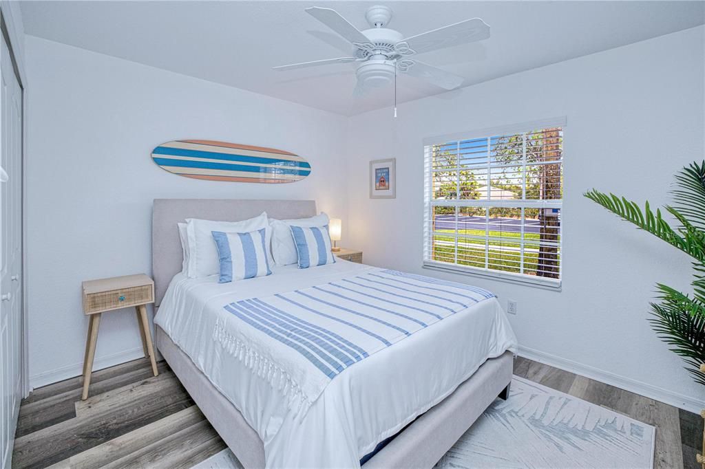 For Sale: $225,000 (2 beds, 2 baths, 1291 Square Feet)