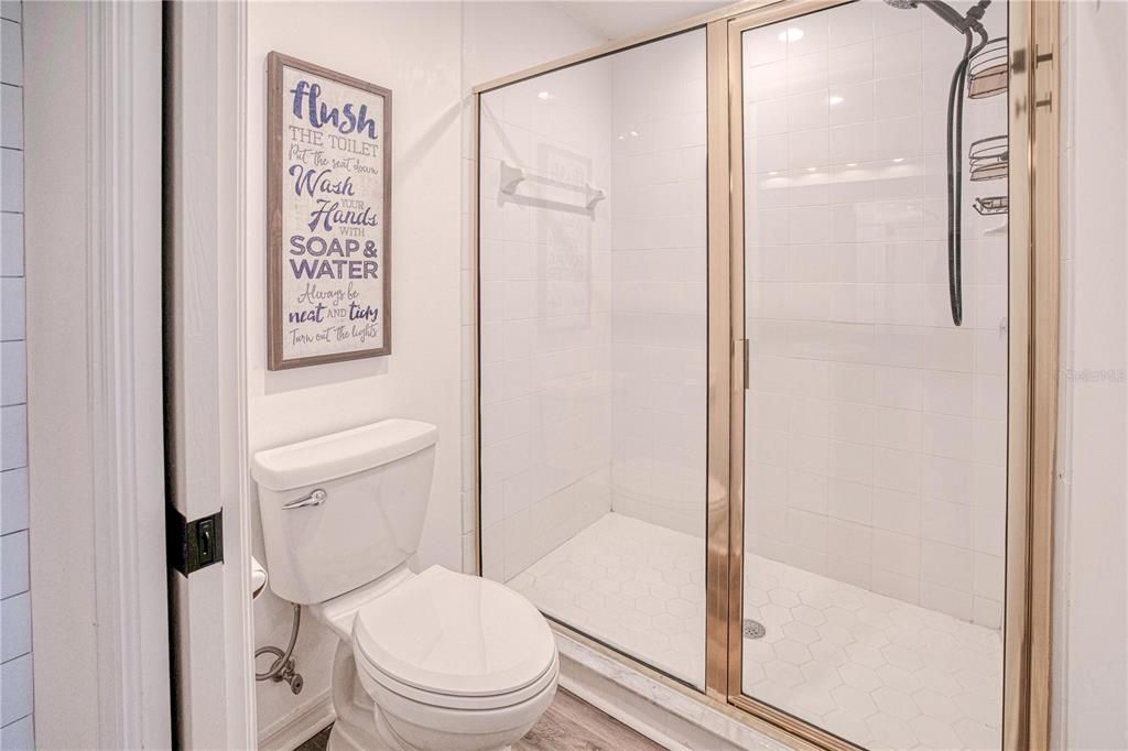 For Sale: $225,000 (2 beds, 2 baths, 1291 Square Feet)