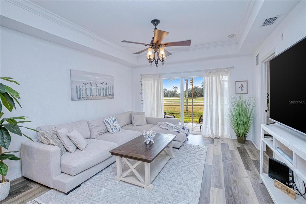 For Sale: $225,000 (2 beds, 2 baths, 1291 Square Feet)