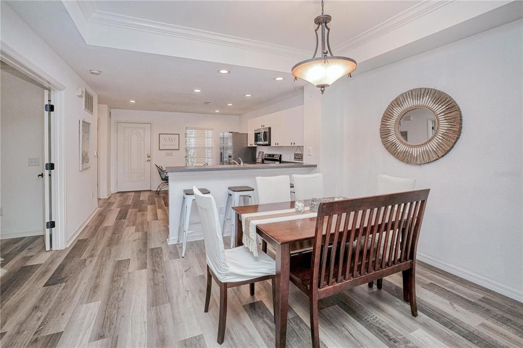 For Sale: $225,000 (2 beds, 2 baths, 1291 Square Feet)