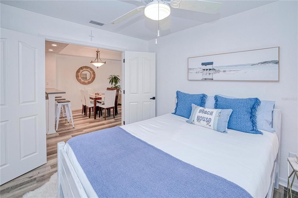 For Sale: $225,000 (2 beds, 2 baths, 1291 Square Feet)