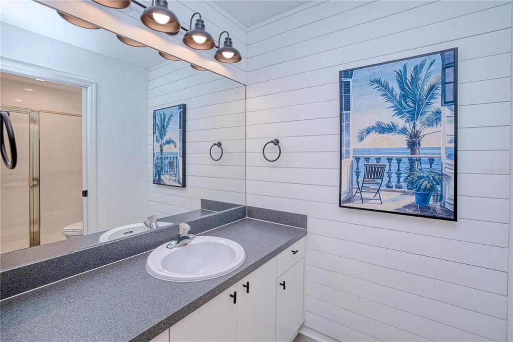 For Sale: $225,000 (2 beds, 2 baths, 1291 Square Feet)