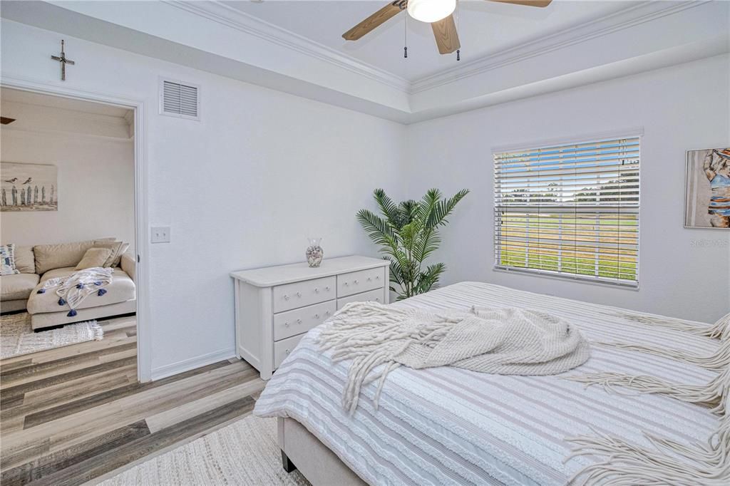 For Sale: $225,000 (2 beds, 2 baths, 1291 Square Feet)