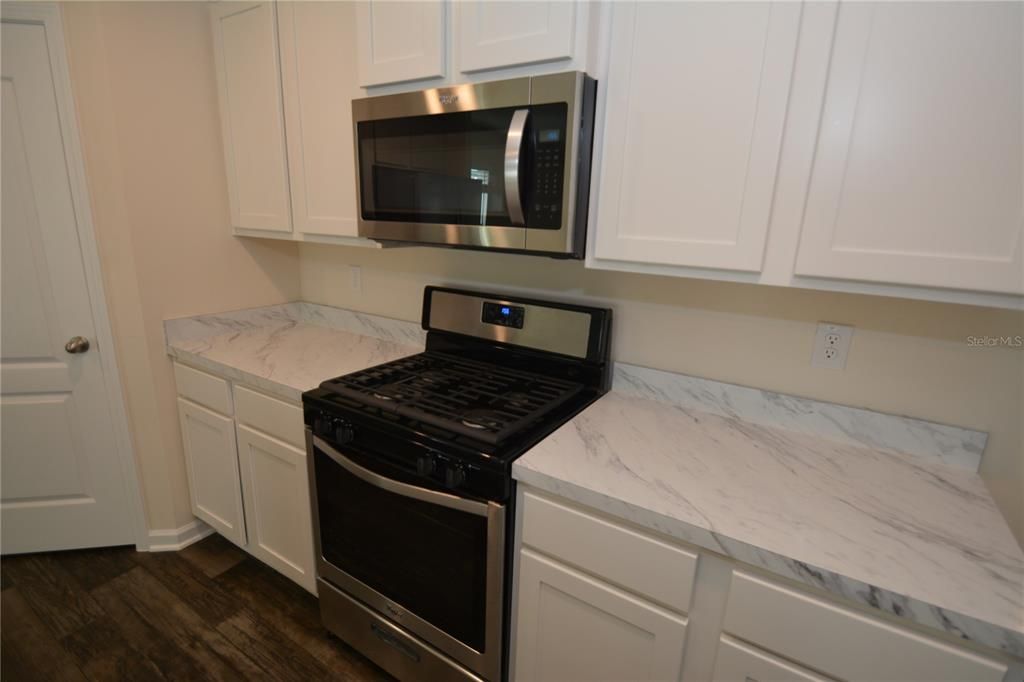 В аренду: $2,150 (3 спален, 2 ванн, 1699 Квадратных фут)