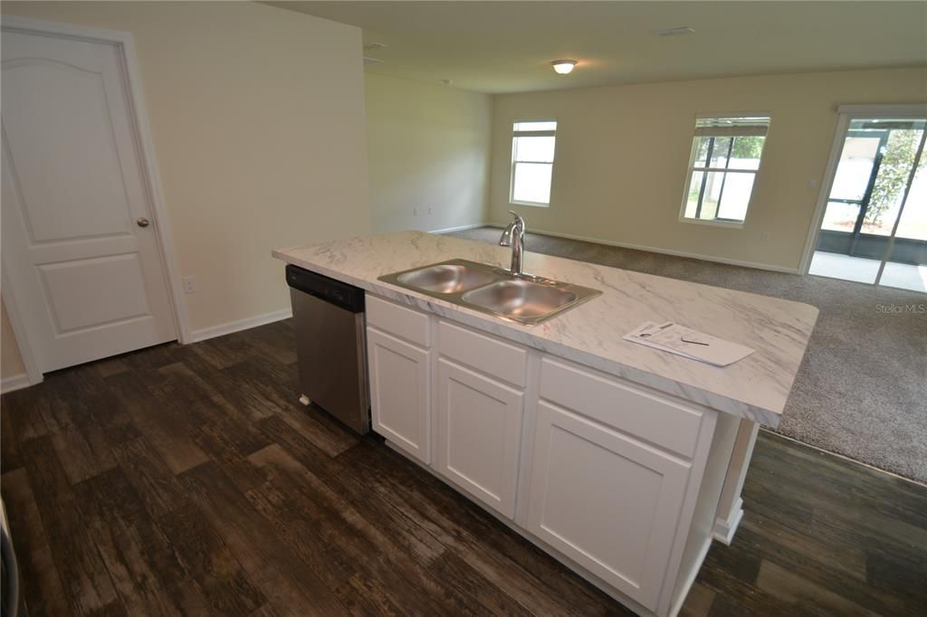 В аренду: $2,150 (3 спален, 2 ванн, 1699 Квадратных фут)