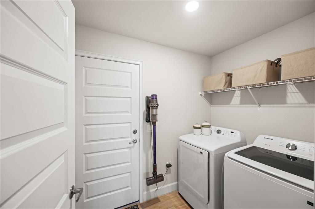 En Venta: $350,000 (4 camas, 2 baños, 1788 Pies cuadrados)